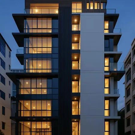 Luxe Low-Rise Apt With High-Speed Wifi